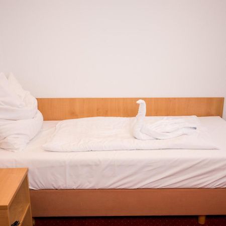 Hotel Restaurant Zehntscheune Sinsheim Dış mekan fotoğraf